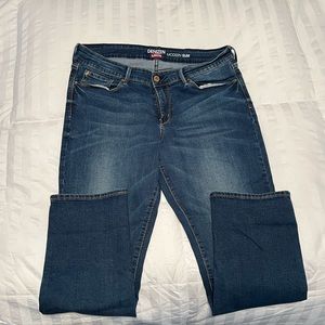 Levi’s denizen modern slim jeans.